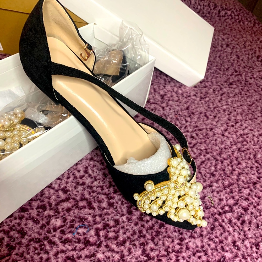 Beautiful peal shoes ✨🤍